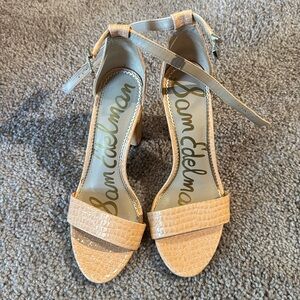 Sam Edelman Tan Croc-Embossed Heels
